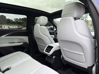 2024 Cadillac LYRIQ Luxury 1