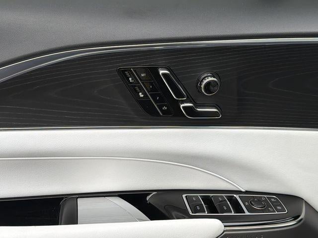 2024 Cadillac LYRIQ Luxury 1