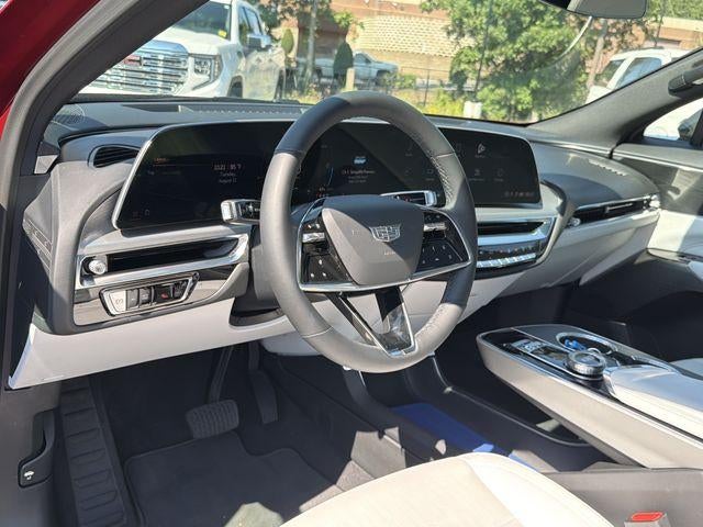 2024 Cadillac LYRIQ Luxury 1