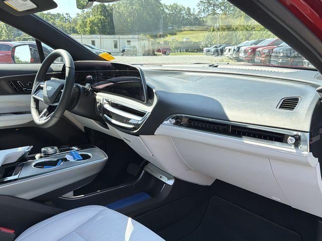 2024 Cadillac LYRIQ Luxury 1