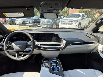 2024 Cadillac LYRIQ Luxury 1