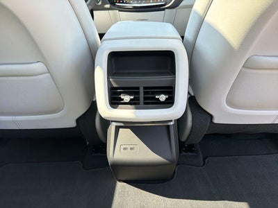 2024 Cadillac LYRIQ Luxury 1