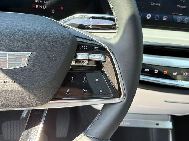 2024 Cadillac LYRIQ Luxury 1