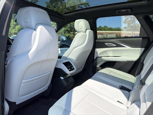 2024 Cadillac LYRIQ Luxury 2