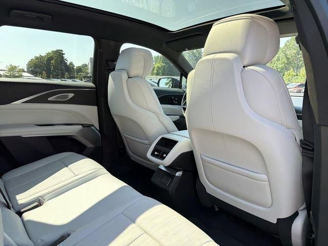 2024 Cadillac LYRIQ Luxury 2
