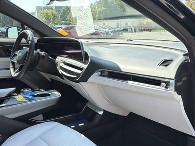 2024 Cadillac LYRIQ Luxury 2