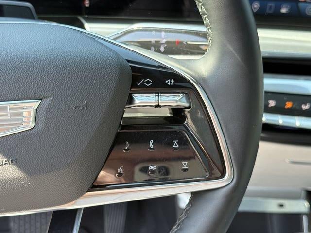 2024 Cadillac LYRIQ Luxury 2