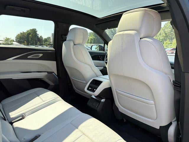 2024 Cadillac LYRIQ Luxury 2