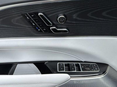 2024 Cadillac LYRIQ Luxury 2