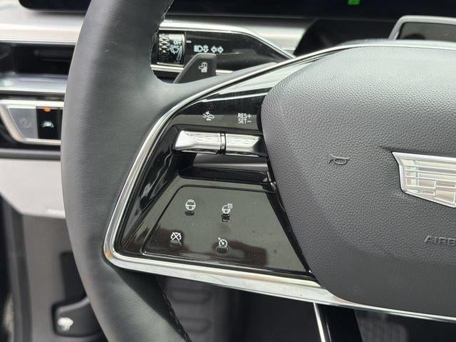 2024 Cadillac LYRIQ Luxury 2