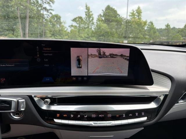 2024 Cadillac LYRIQ Luxury 2