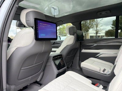2026 Cadillac ESCALADE IQL Sport