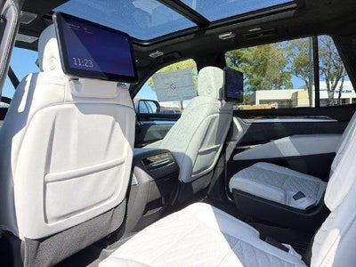 2027 Cadillac Escalade Platinum Sport