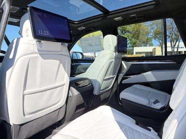 2027 Cadillac Escalade Platinum Sport