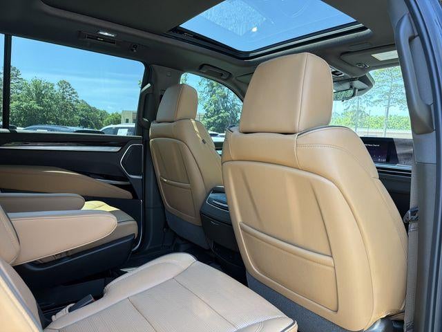 2025 Cadillac Escalade ESV Premium Luxury