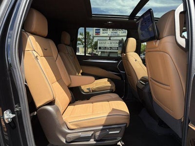 2025 Cadillac Escalade ESV Premium Luxury