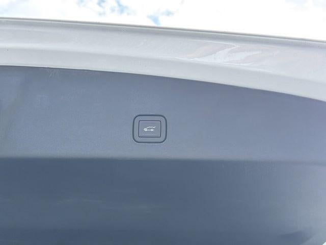 2026 Cadillac OPTIQ Premium Luxury