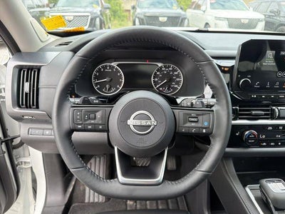 2024 Nissan Pathfinder SL