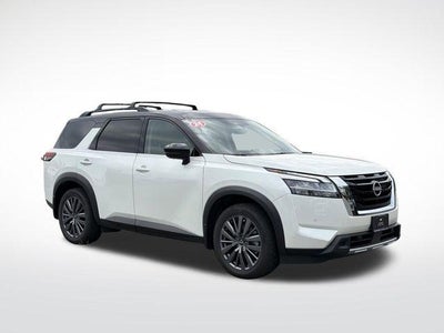 2024 Nissan Pathfinder SL