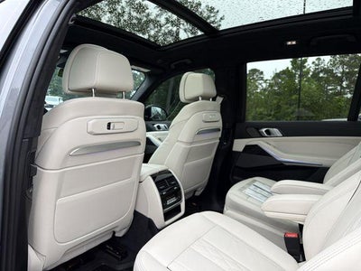 2025 BMW X7 xDrive40i