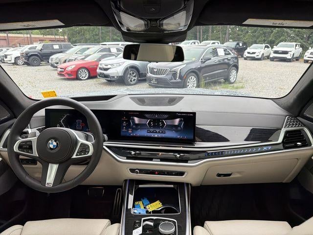 2025 BMW X7 xDrive40i