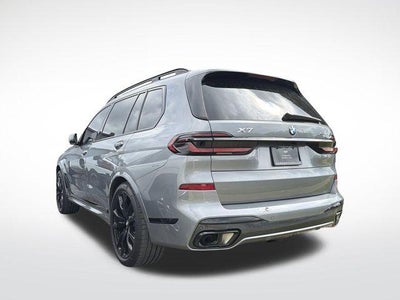 2025 BMW X7 xDrive40i