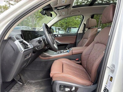 2025 BMW X7 xDrive40i