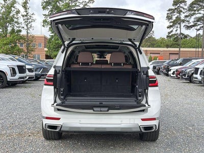 2025 BMW X7 xDrive40i