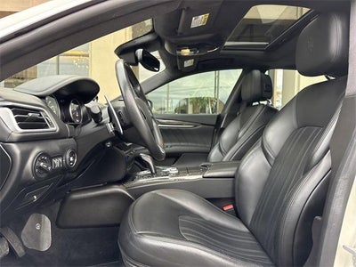 2022 Maserati Ghibli Modena Q4