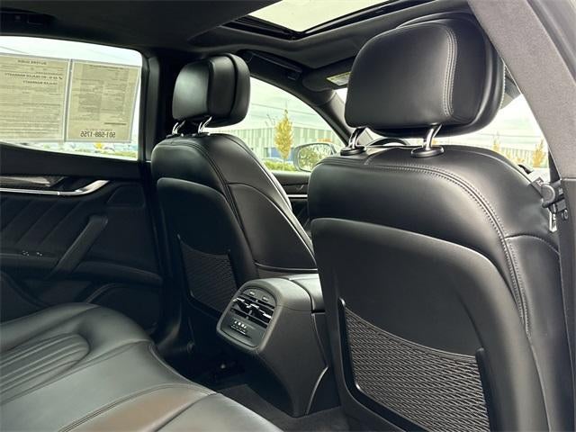 2022 Maserati Ghibli Modena Q4