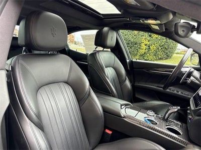 2022 Maserati Ghibli Modena Q4