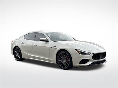 2022 Maserati Ghibli Modena Q4